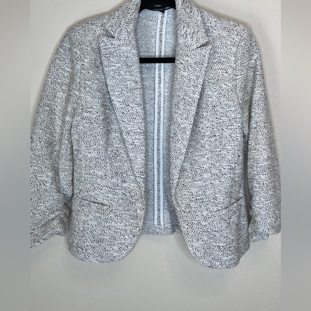 Amanda and Chelsea ruched sleeve blazer black and white color